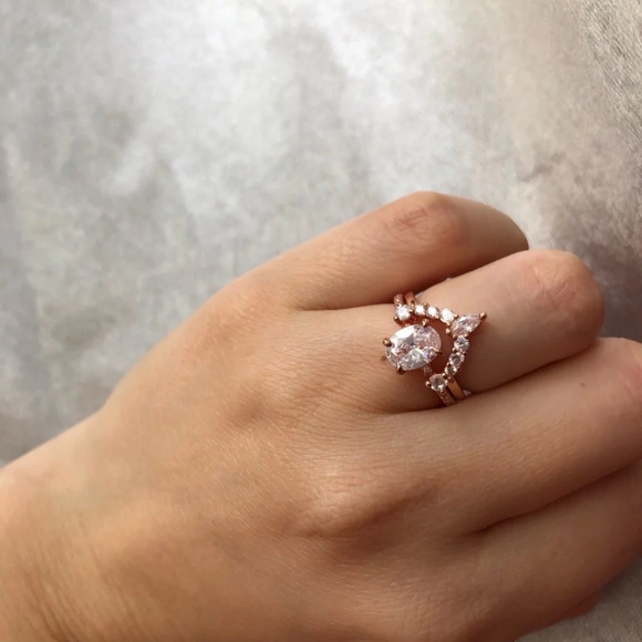 Vintage Oval and Crown 18K Rose Gold Ring Set - Picture 7 of 10